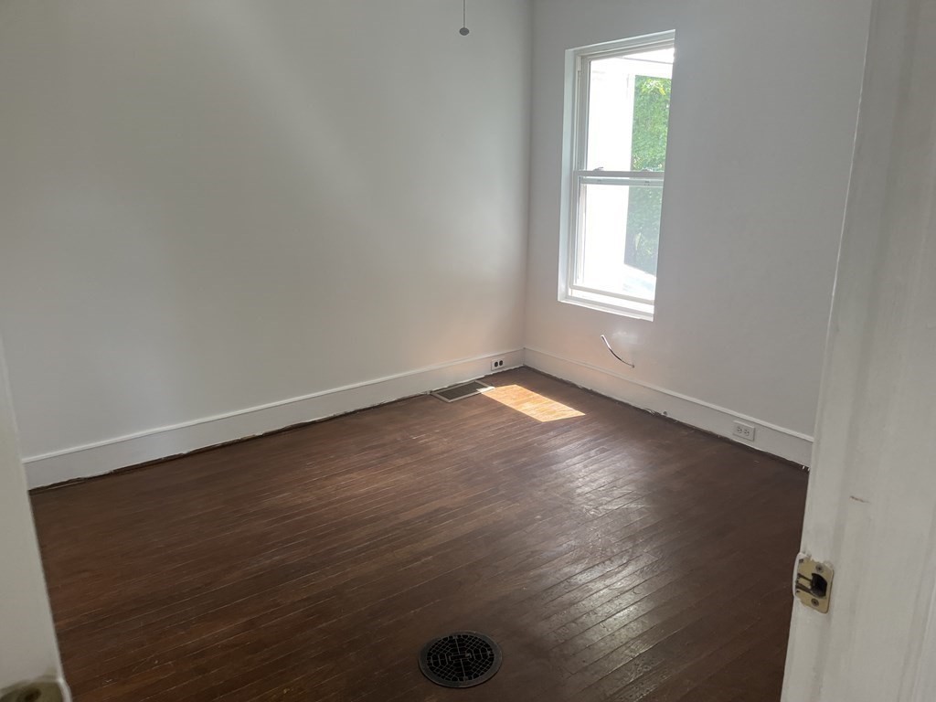 56-58 Devens St Property Photo 12