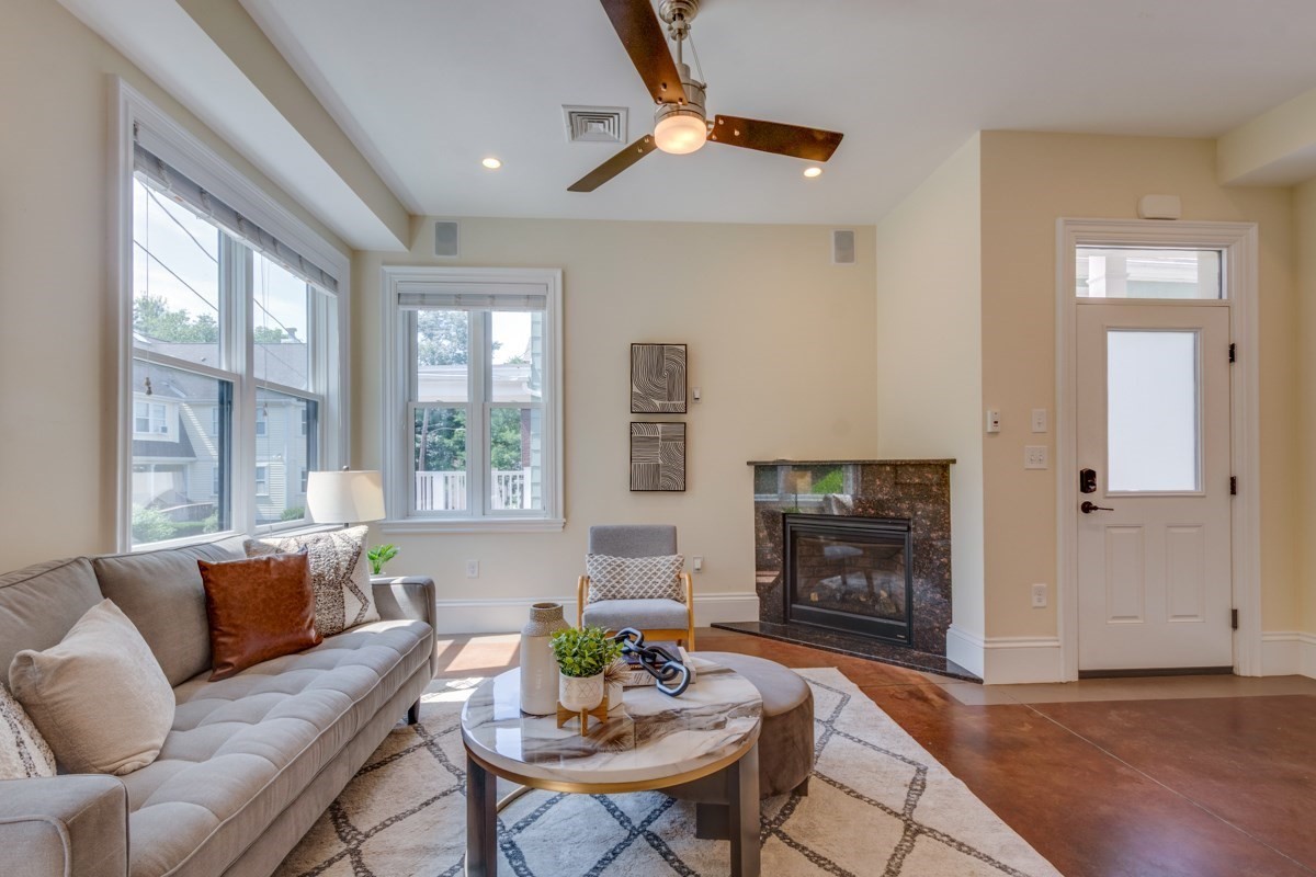 10 Boylston Pl # 10 Property Photo 3