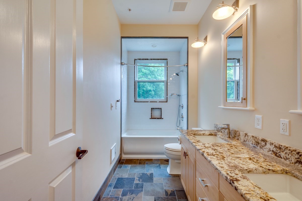 10 Boylston Pl # 10 Property Photo 12