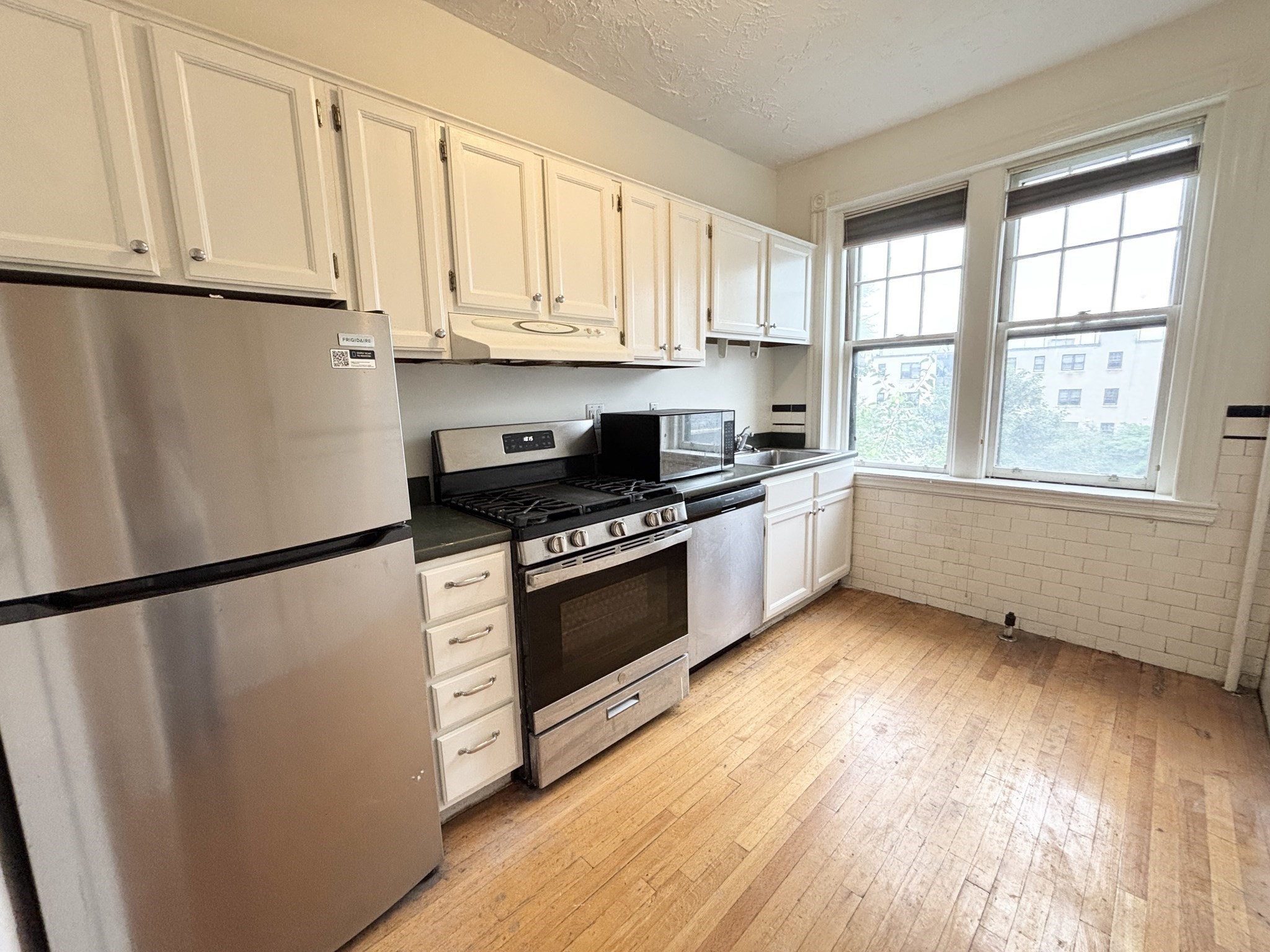455 Washington St # 4 Property Photo 6