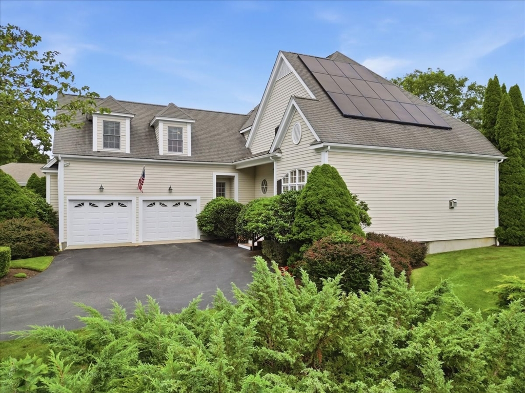 43 White Cliffs Drive Property Photo 2