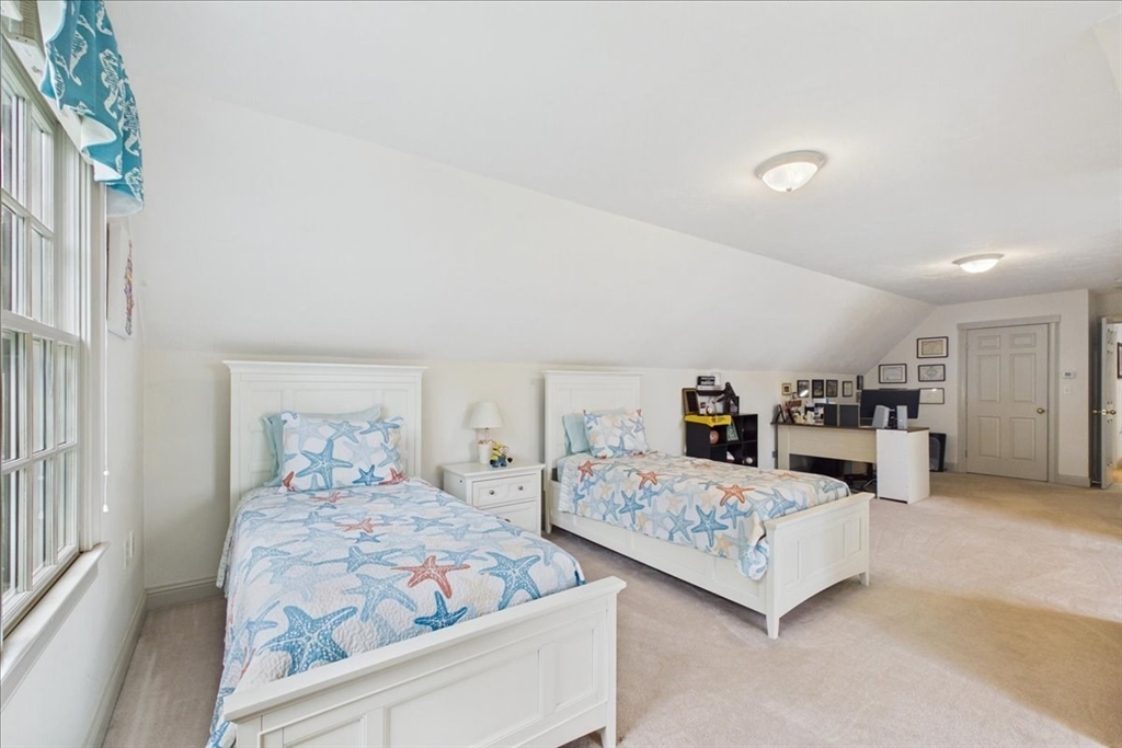 43 White Cliffs Drive Property Photo 30
