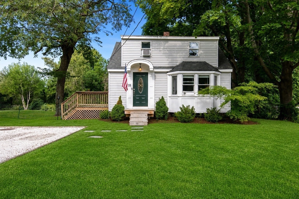 16 Pleasant St Property Photo 1
