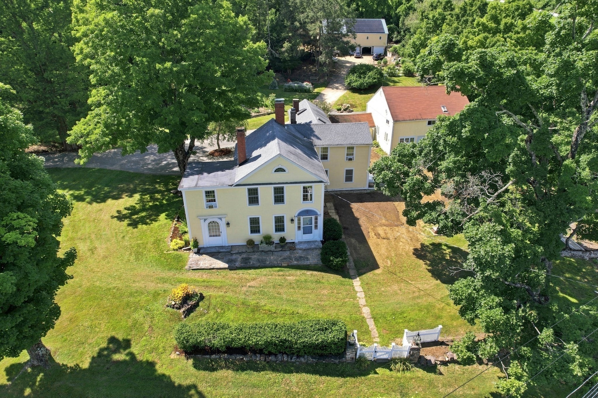 170 Brookfield Rd Property Photo 3