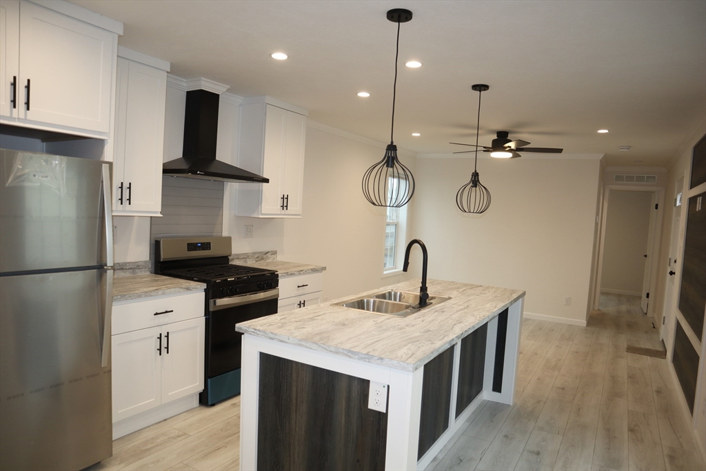 1346 Newport Ave # B22 Property Photo 6