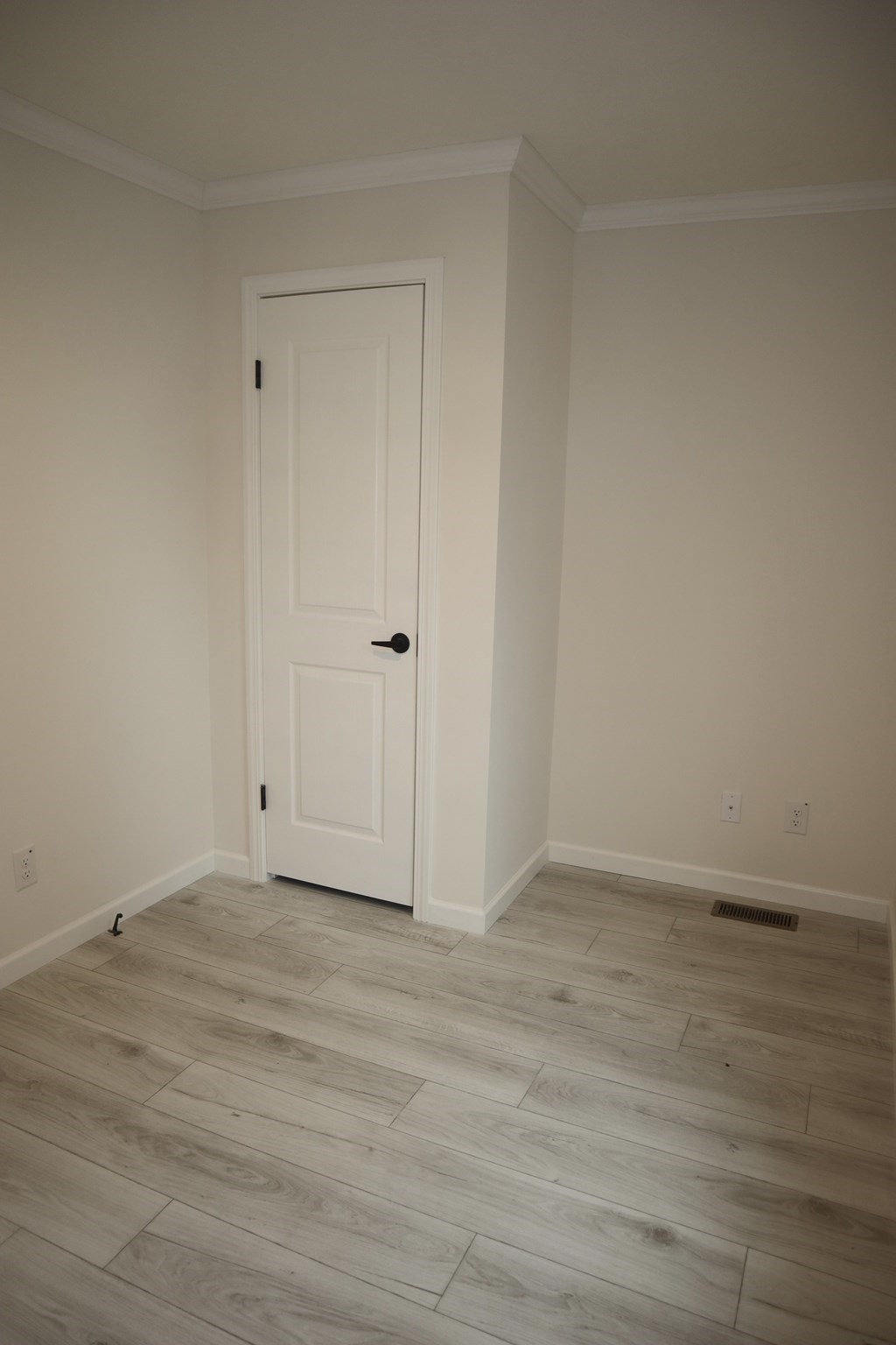 1346 Newport Ave # B22 Property Photo 13
