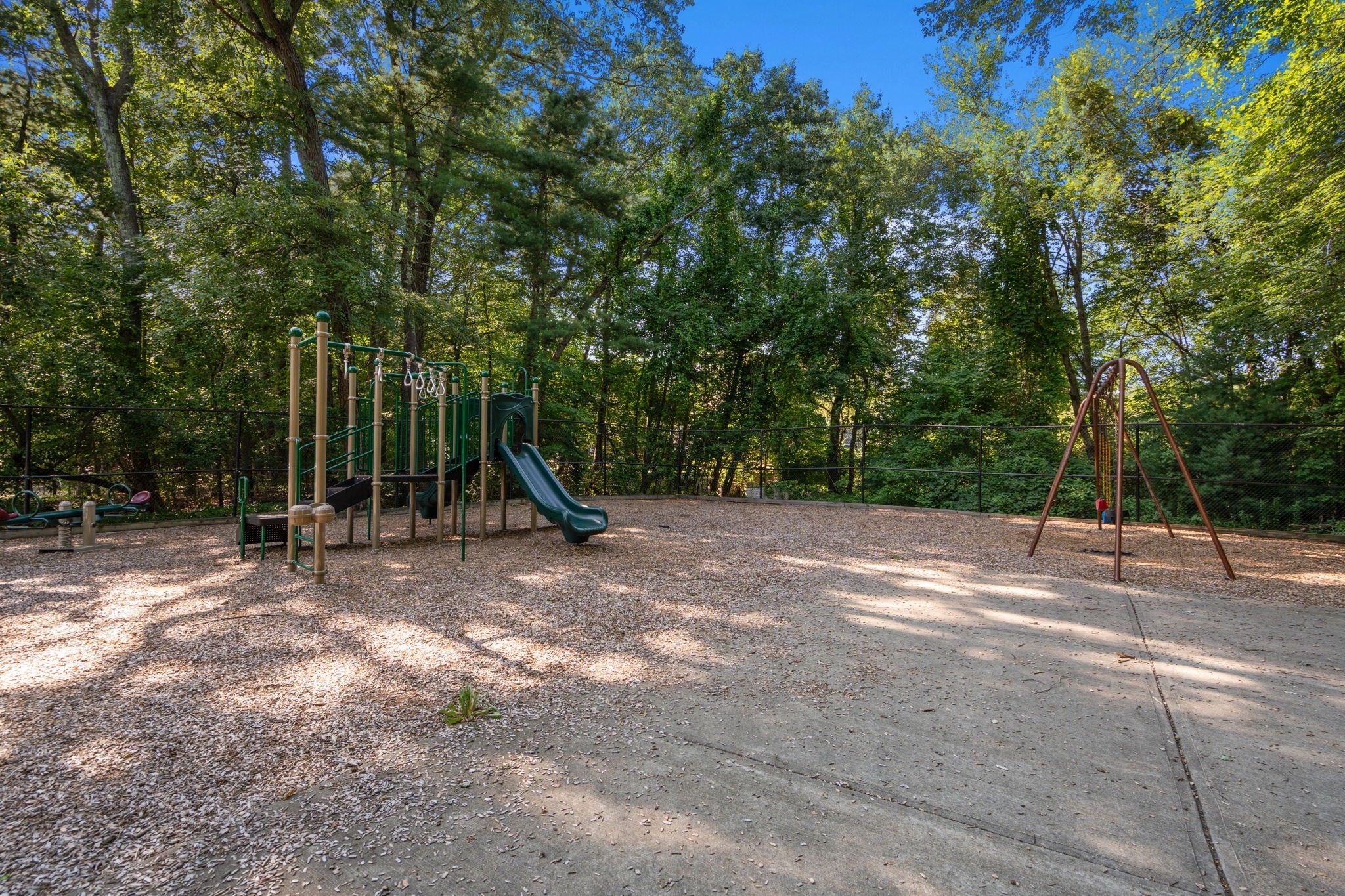 12 Shadowbrook Ln # 3 Property Photo 23