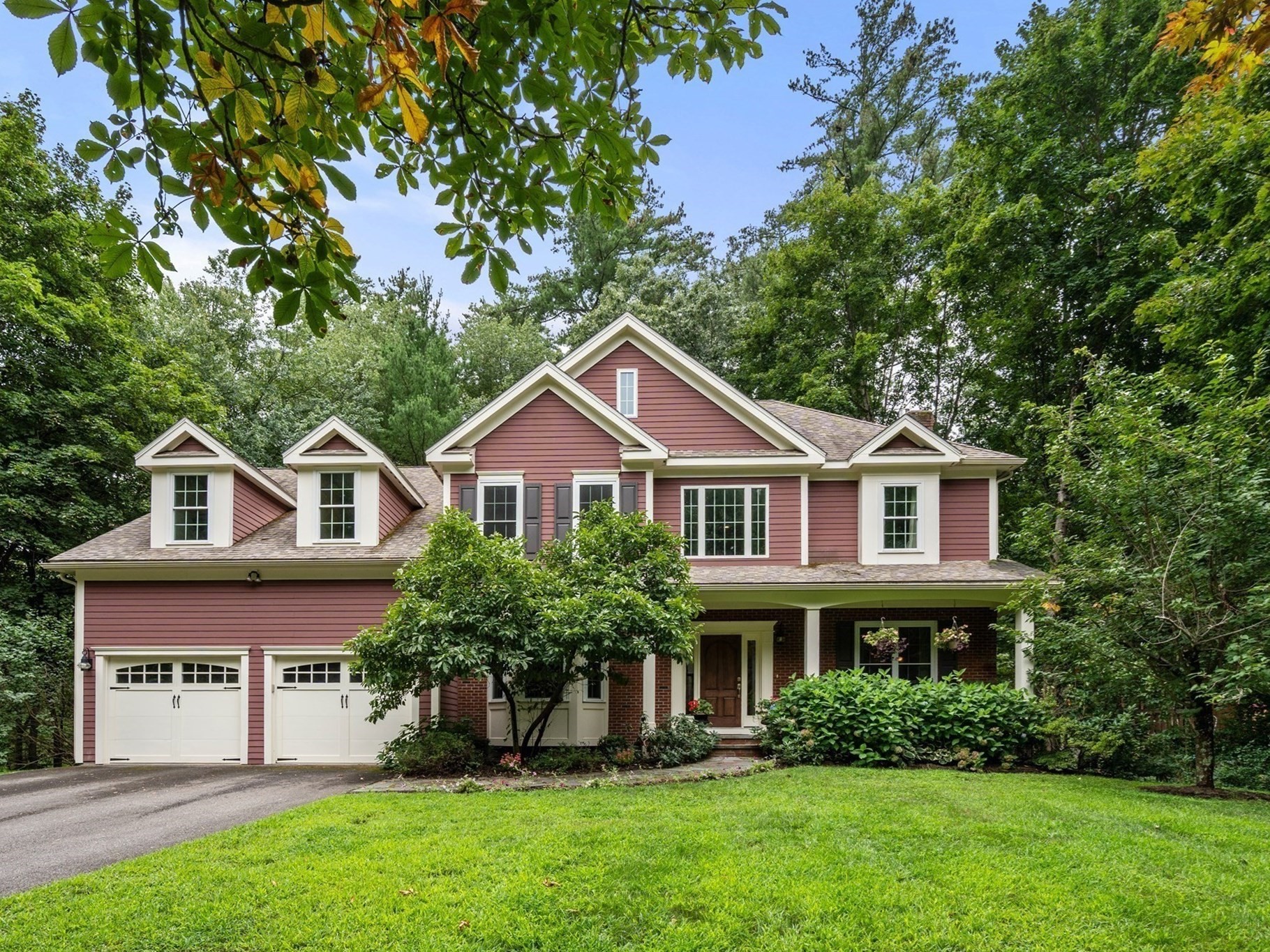19 Rolling Lane Property Photo 1