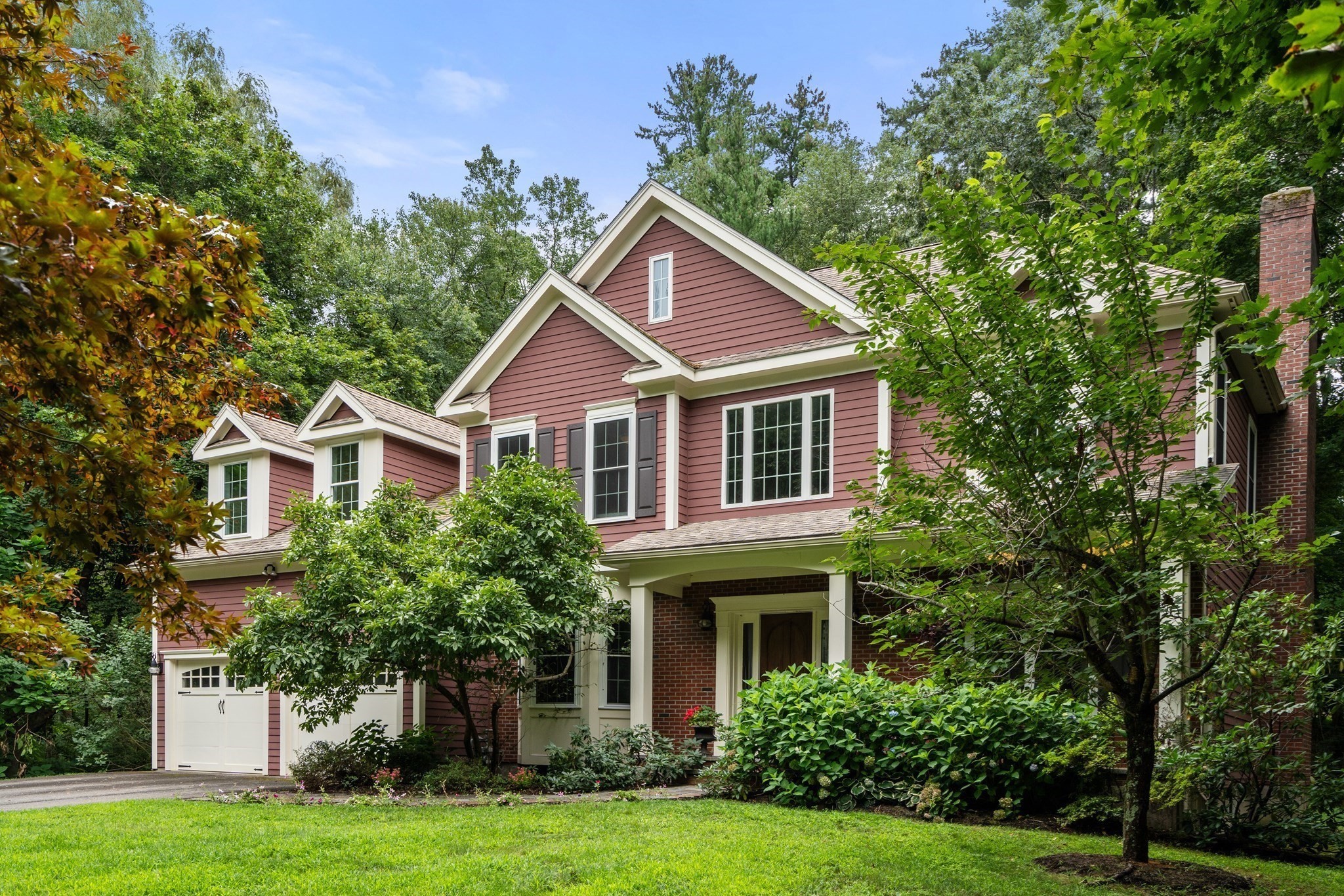 19 Rolling Lane Property Photo 2