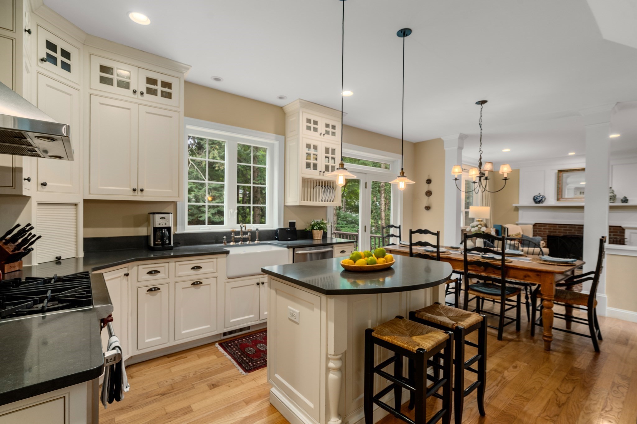 19 Rolling Lane Property Photo 5