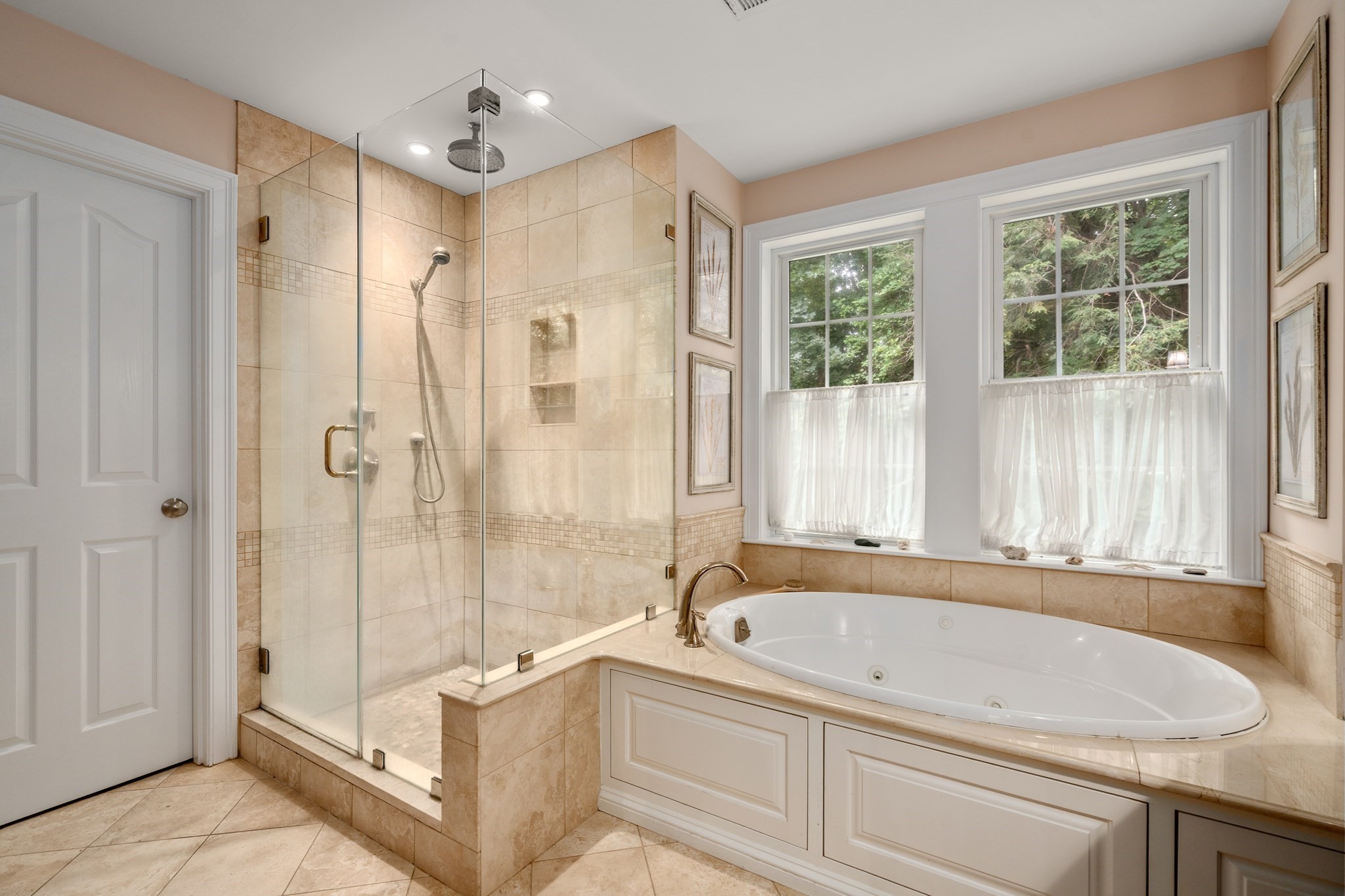 19 Rolling Lane Property Photo 22