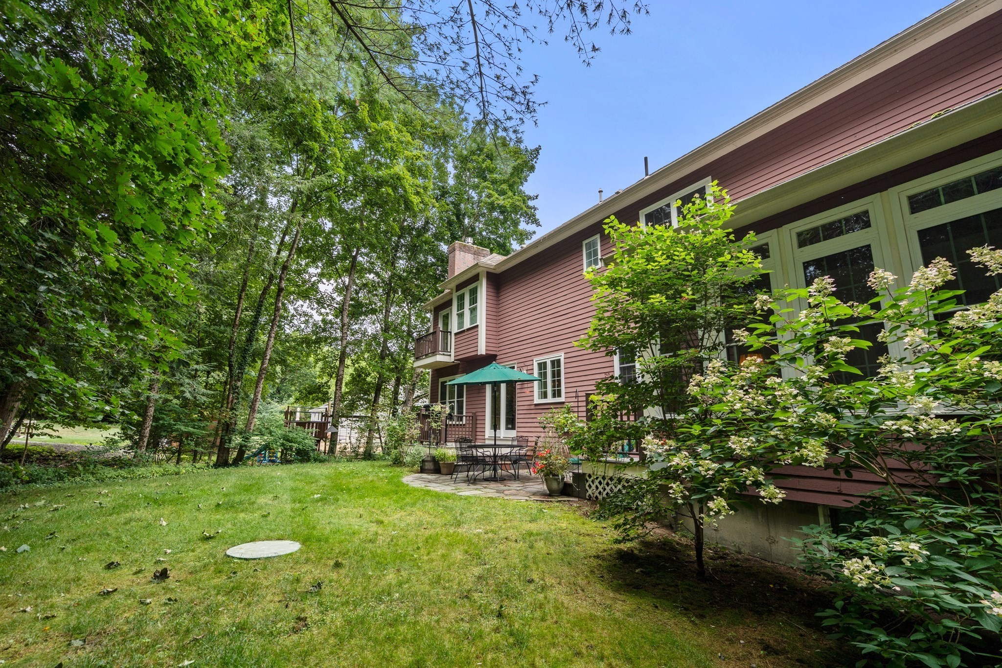 19 Rolling Lane Property Photo 32