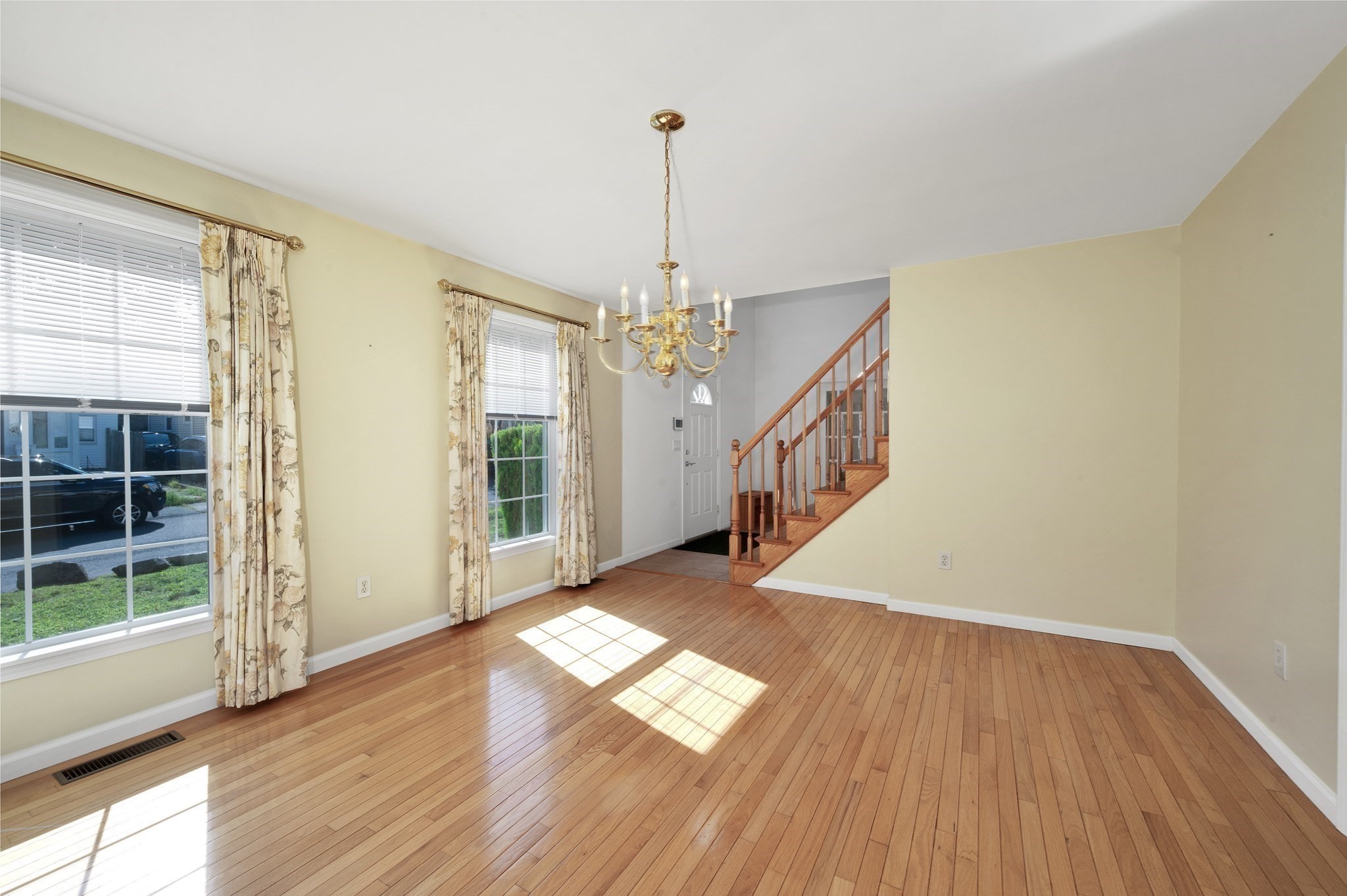 22 Winter St Property Photo 6
