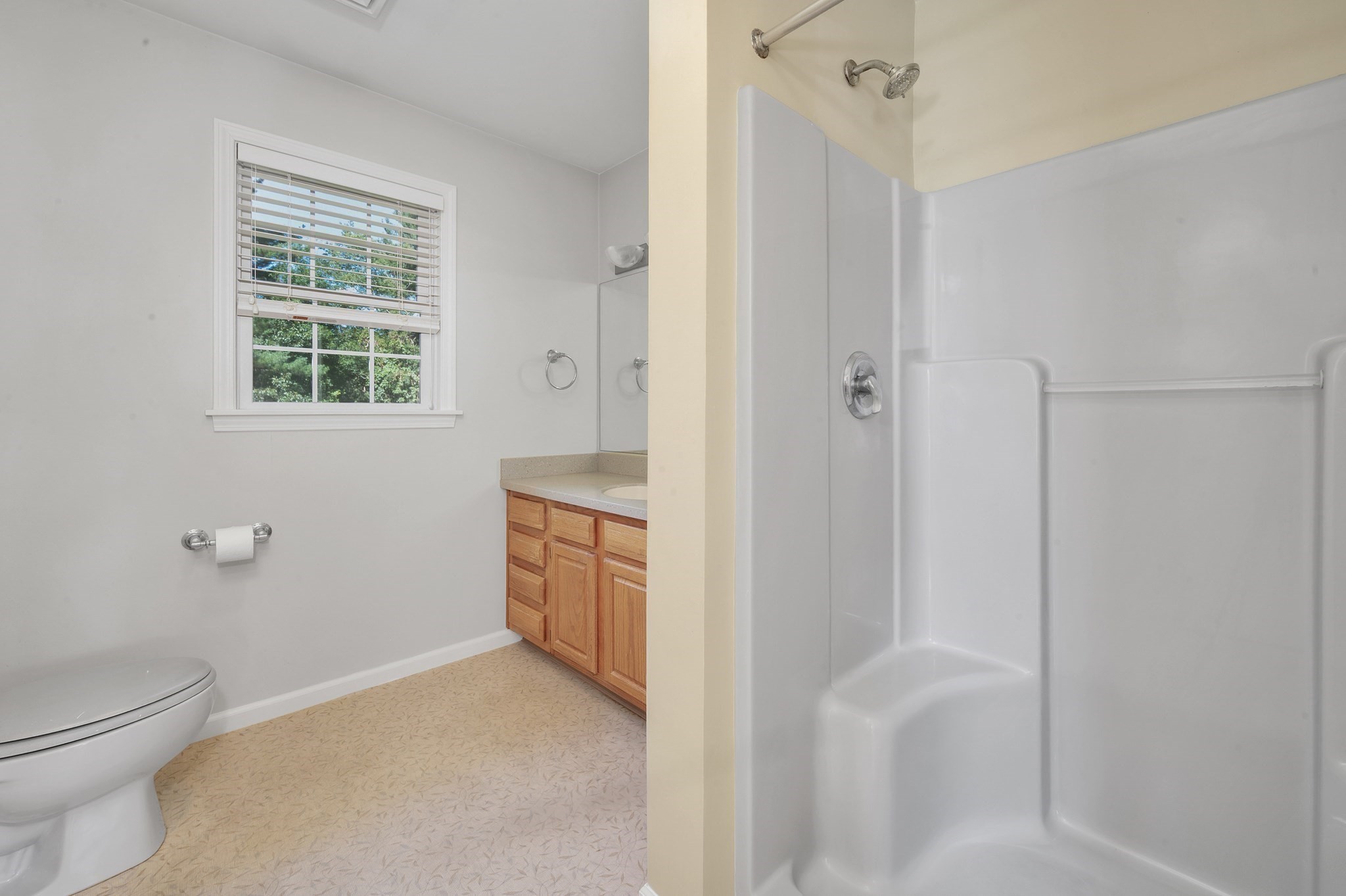 22 Winter St Property Photo 24