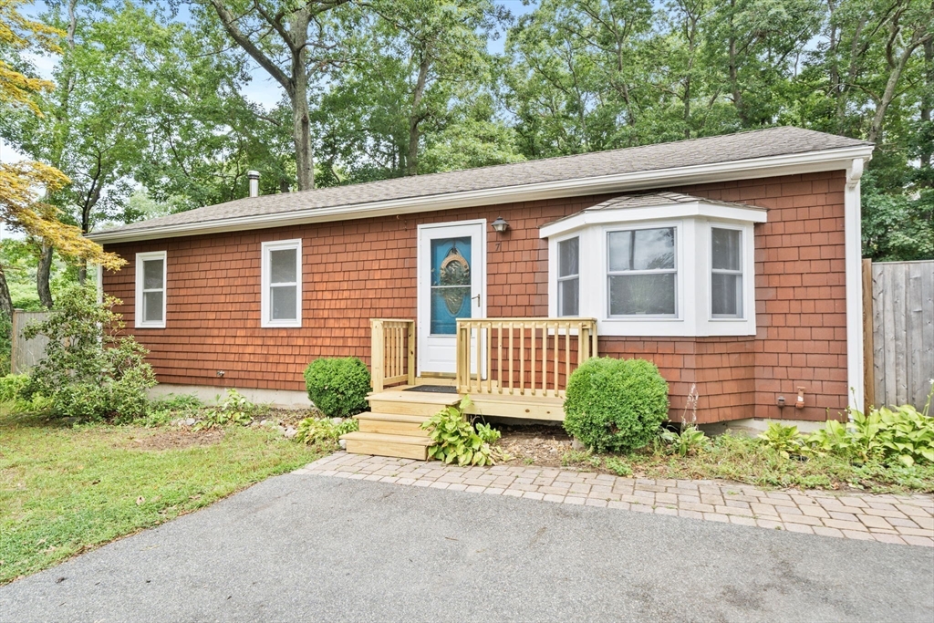 7 Riverview Dr