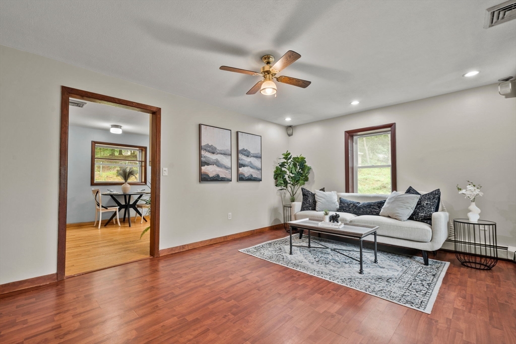 7 Riverview Dr Property Photo 9