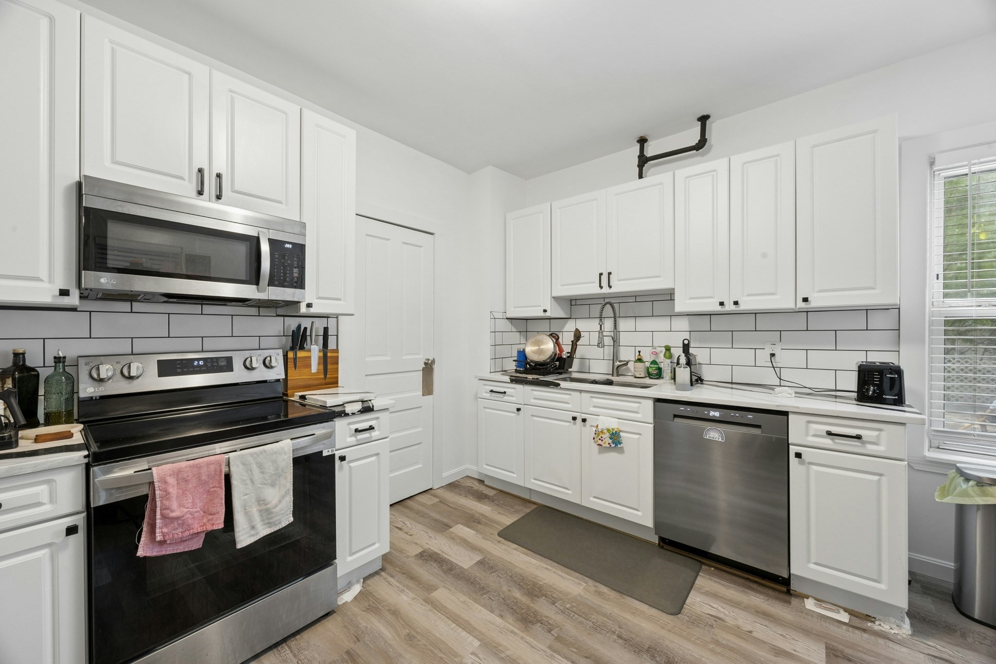 19 Englewood Avenue Property Photo 10