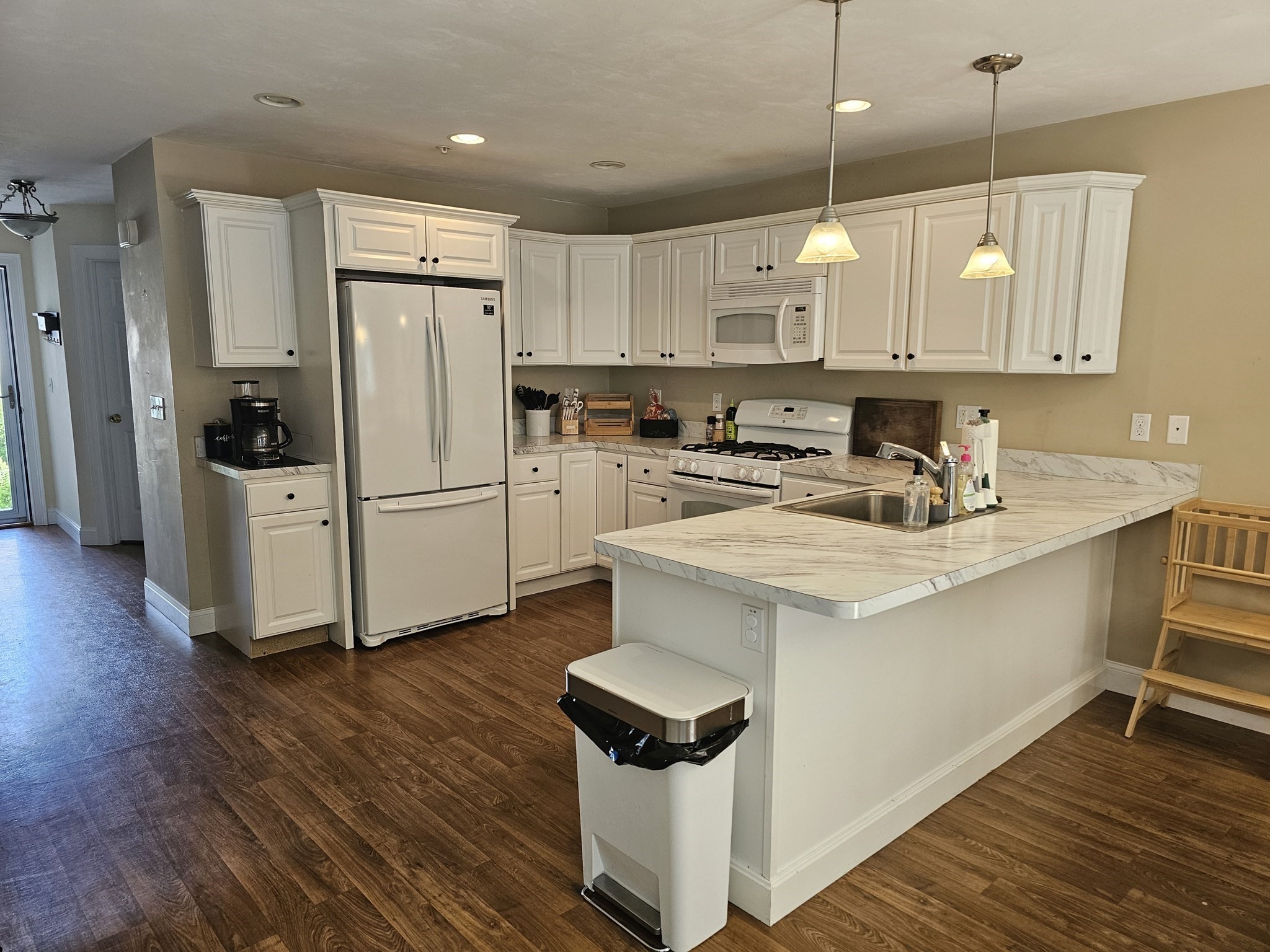 45 Longview Circle # B Property Photo 3