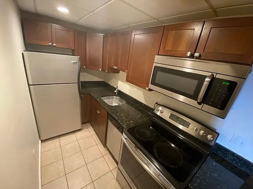 7 Lothian # B Property Photo 1