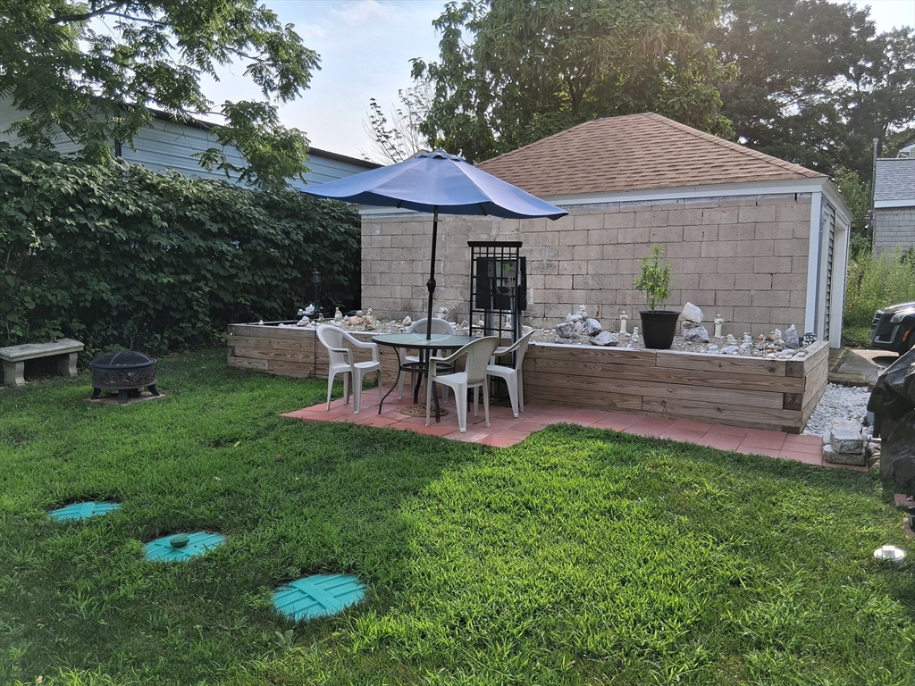 9 Velvet Ave Property Photo 2