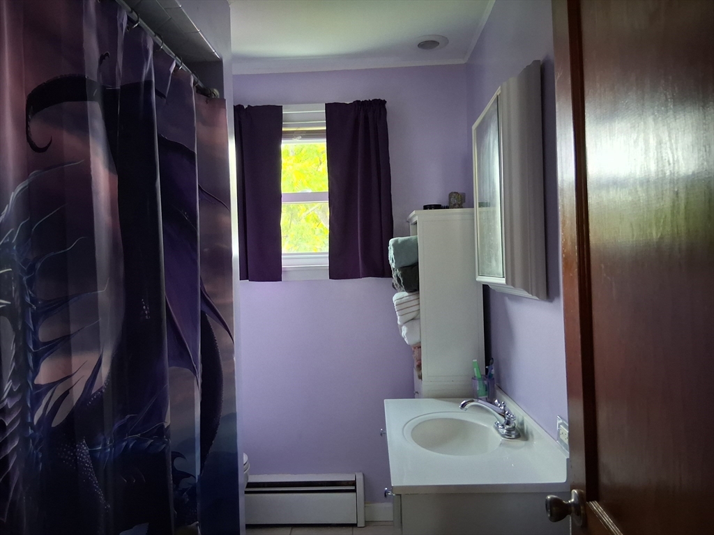 9 Velvet Ave Property Photo 5