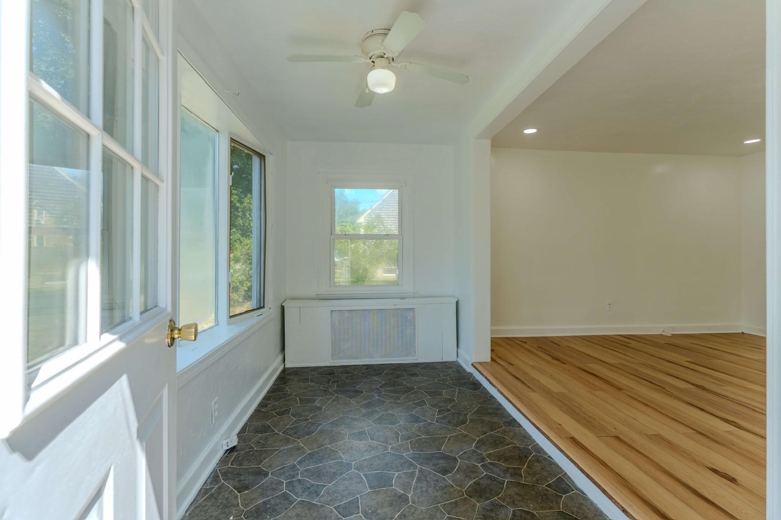 34 Hawthorne St Property Photo 6