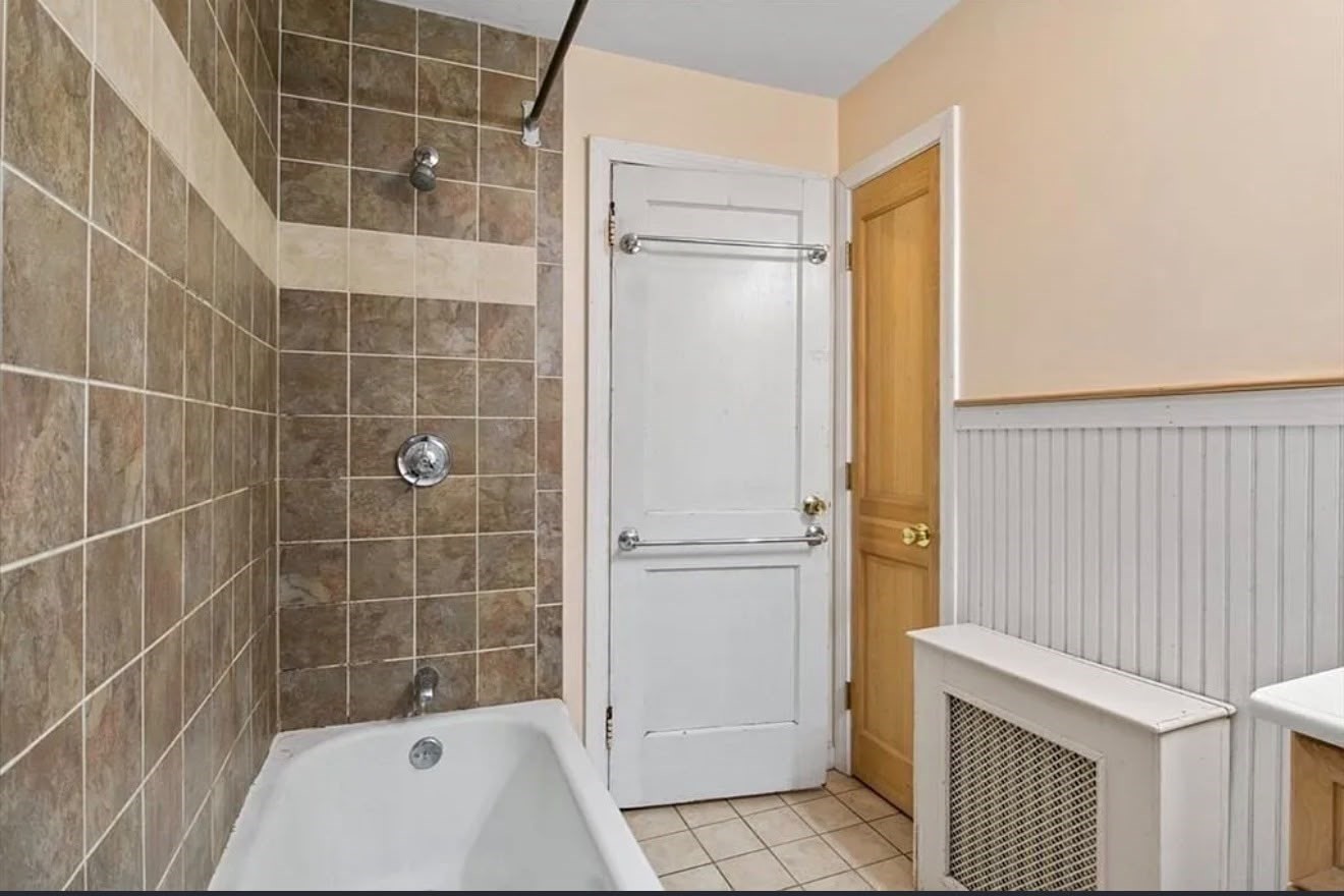 34 Hawthorne St Property Photo 18