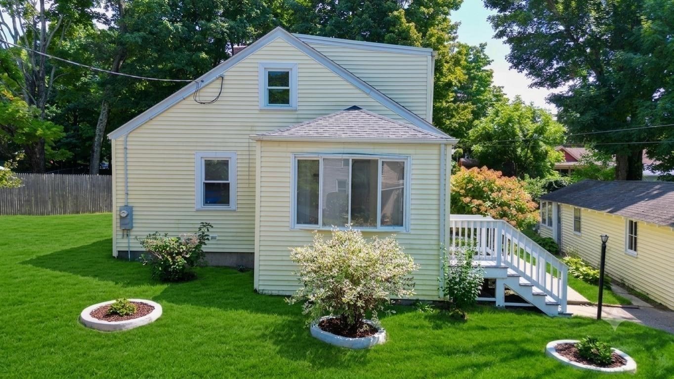 34 Hawthorne St Property Photo 28