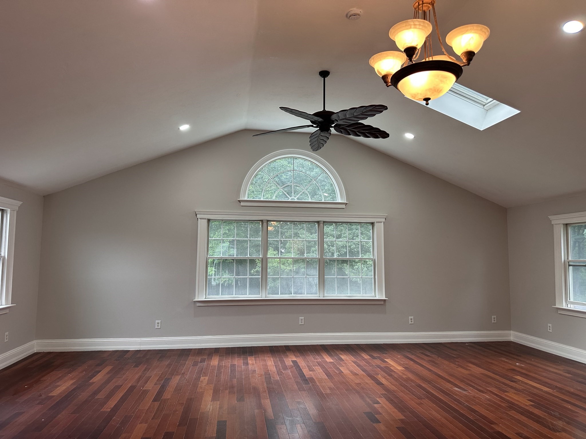 10 Linwood St Property Photo 5