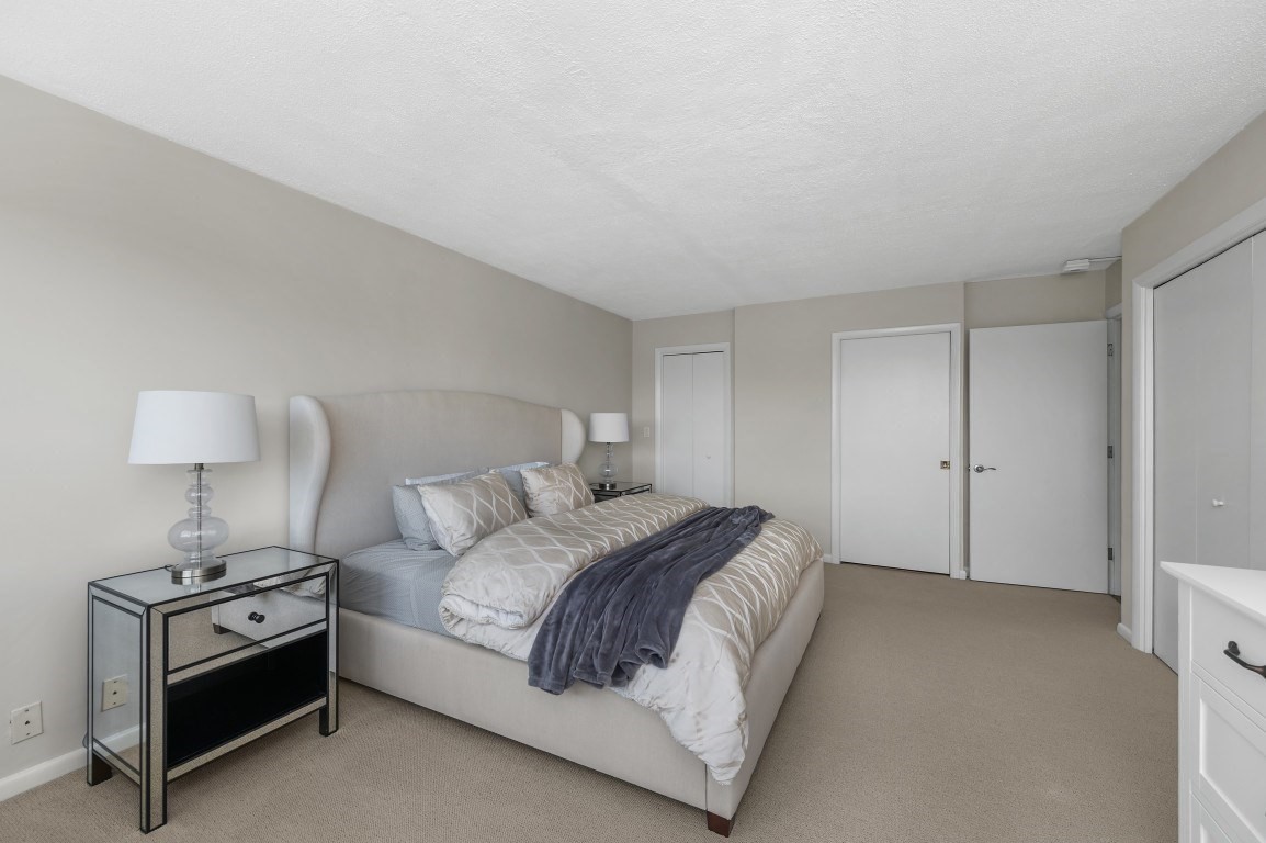 10 Hammond Pond Parkway # 607 Property Photo 15