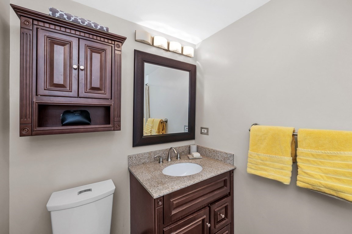 10 Hammond Pond Parkway # 607 Property Photo 19