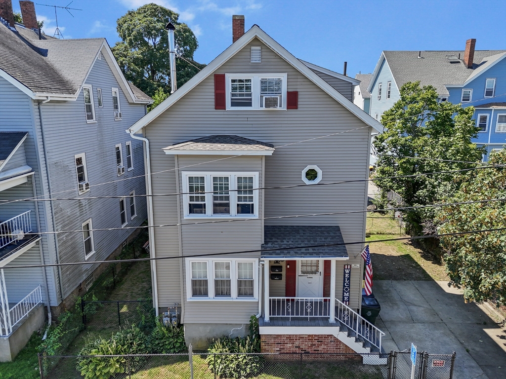 131 Foster St Property Photo 1