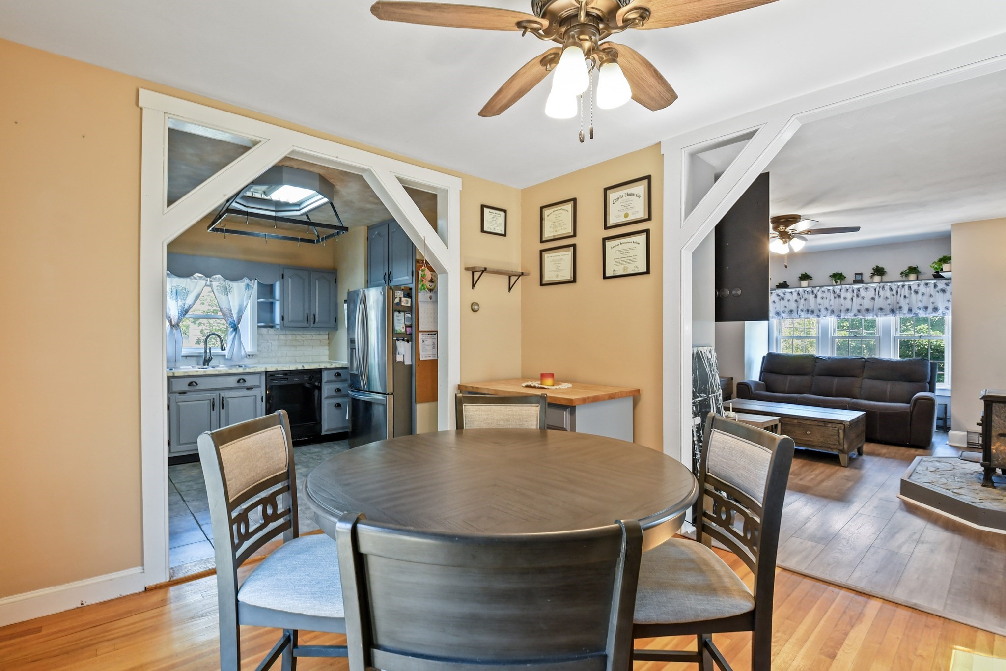 131 Foster St Property Photo 10