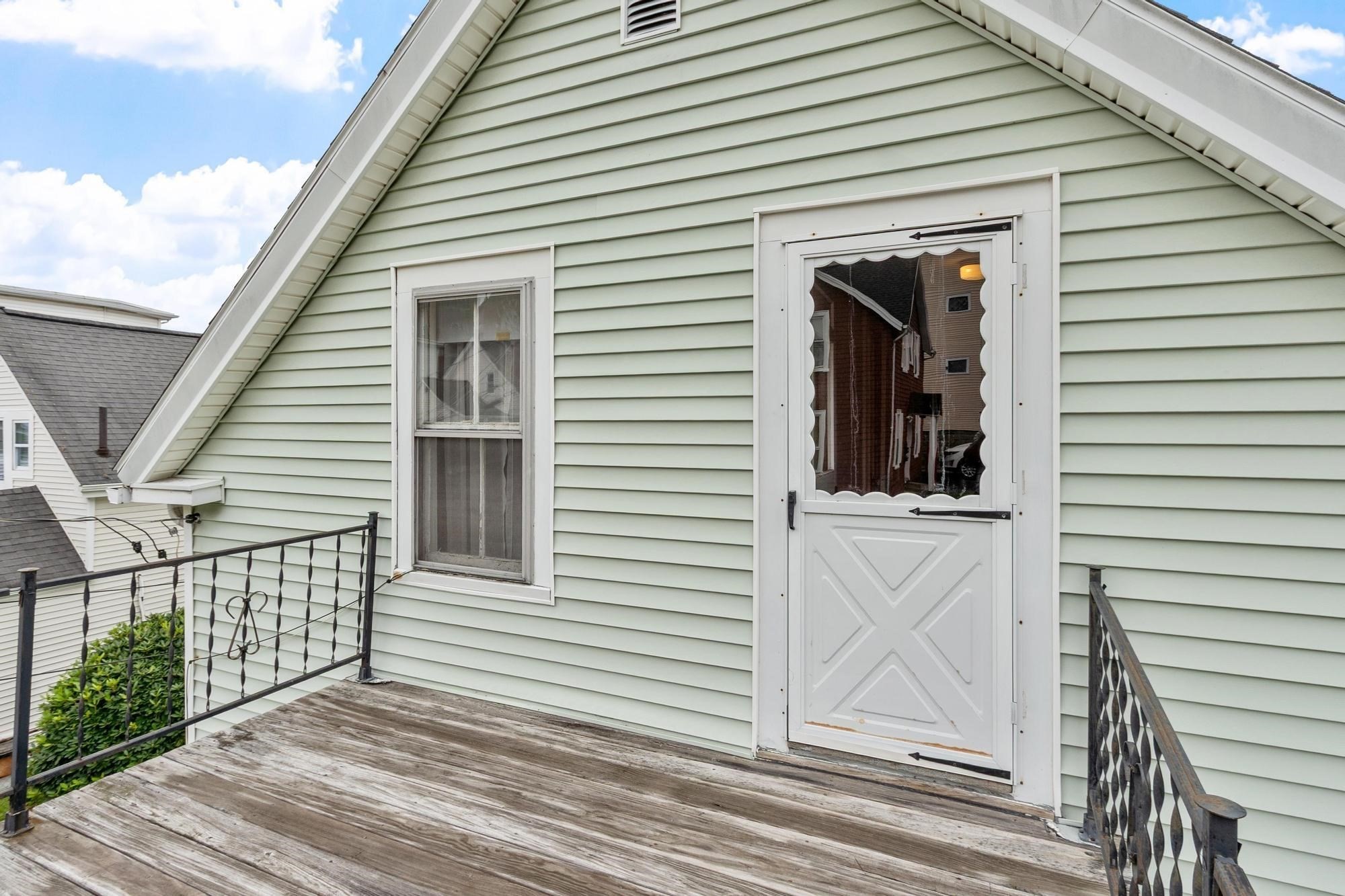 20 Orient Street Property Photo 4