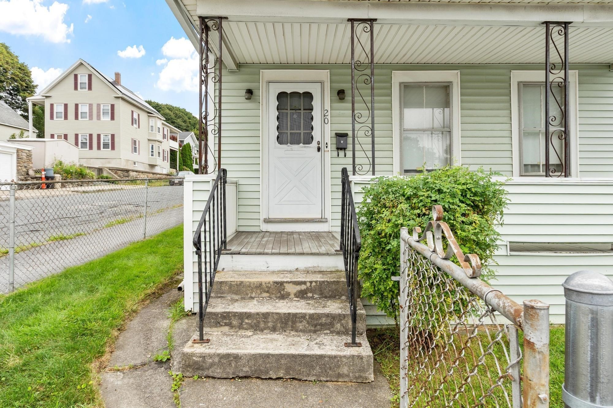 20 Orient Street Property Photo 5