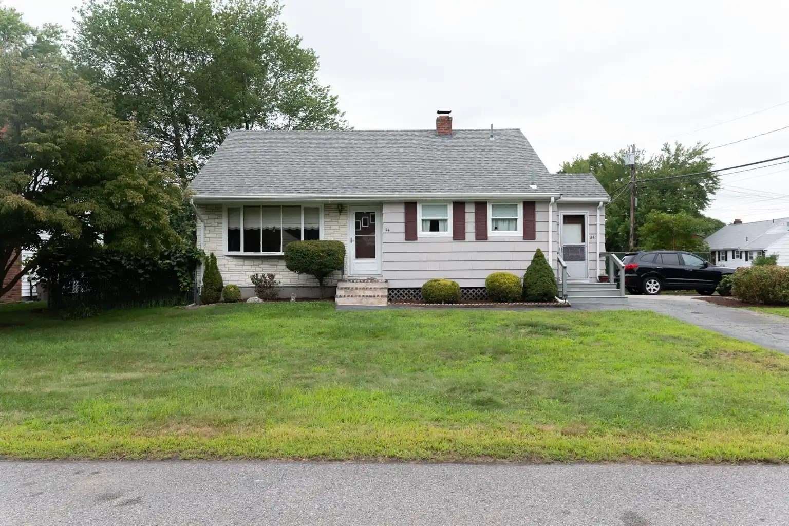 24 Hanson St