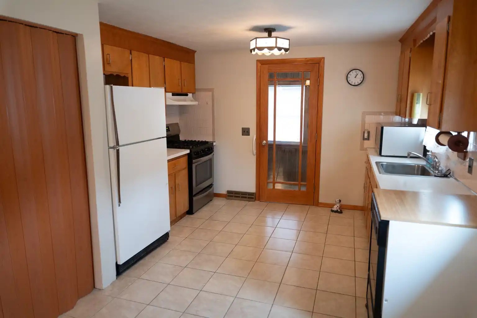 24 Hanson St Property Photo 3
