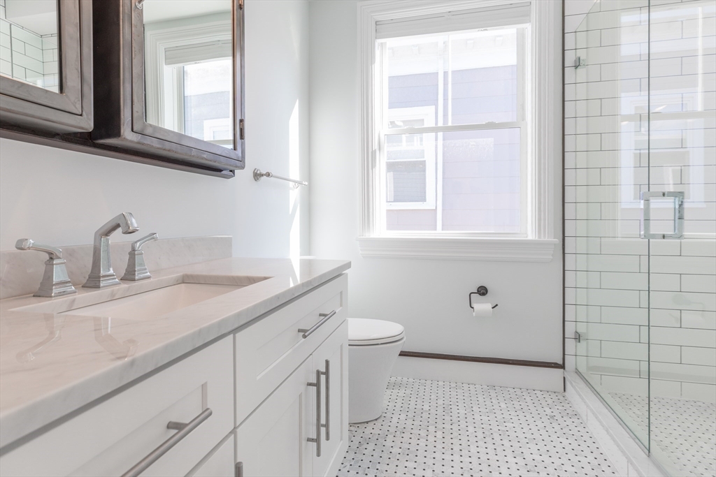 27 Howland St # 2 Property Photo 11