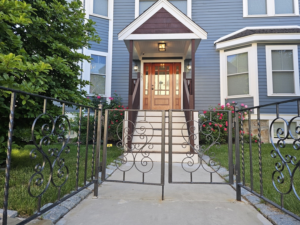 27 Howland St # 2 Property Photo 18