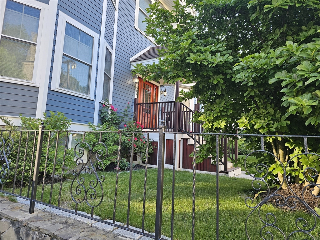 27 Howland St # 2 Property Photo 20