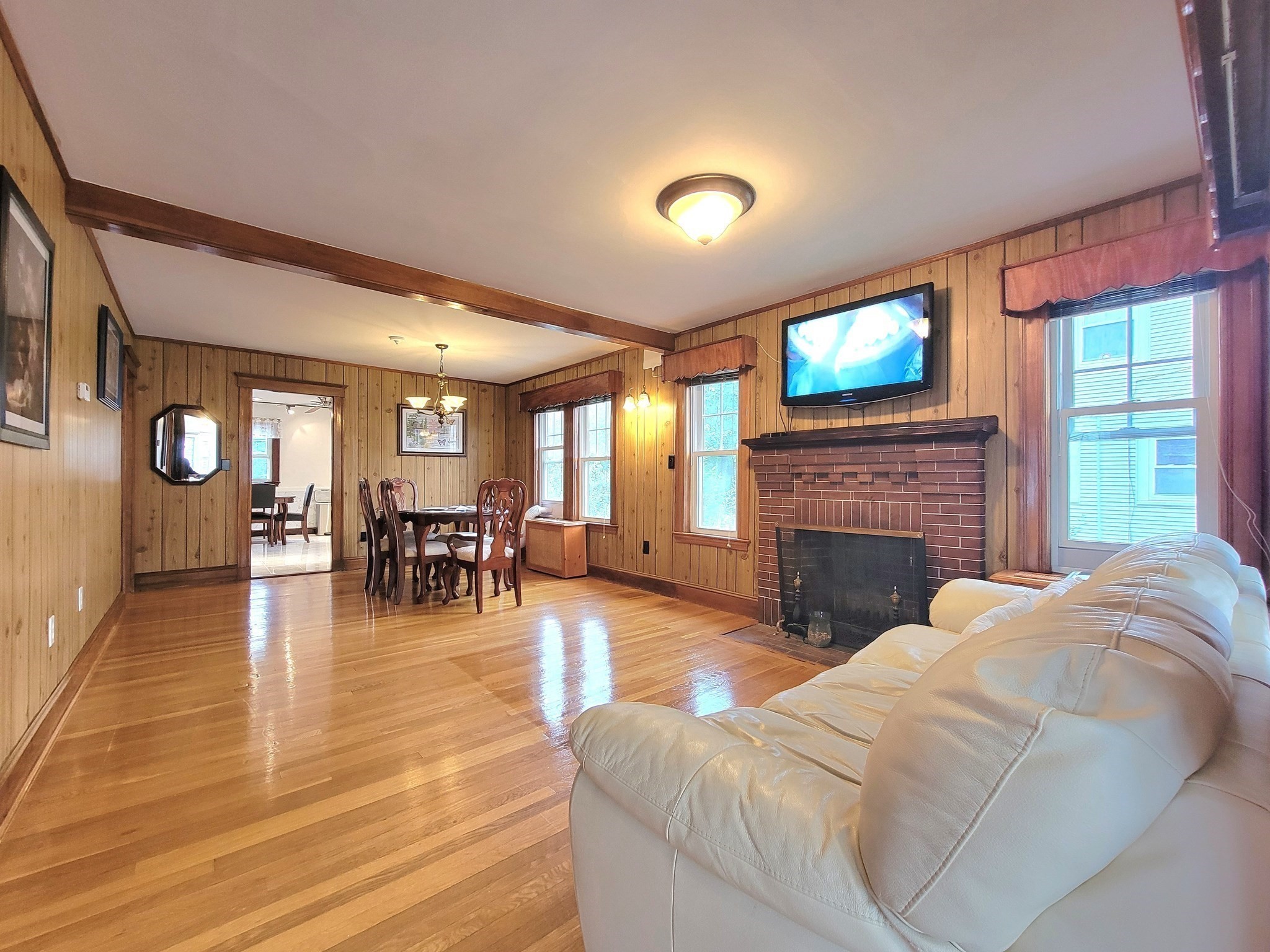 166 Harvard St Property Photo 4