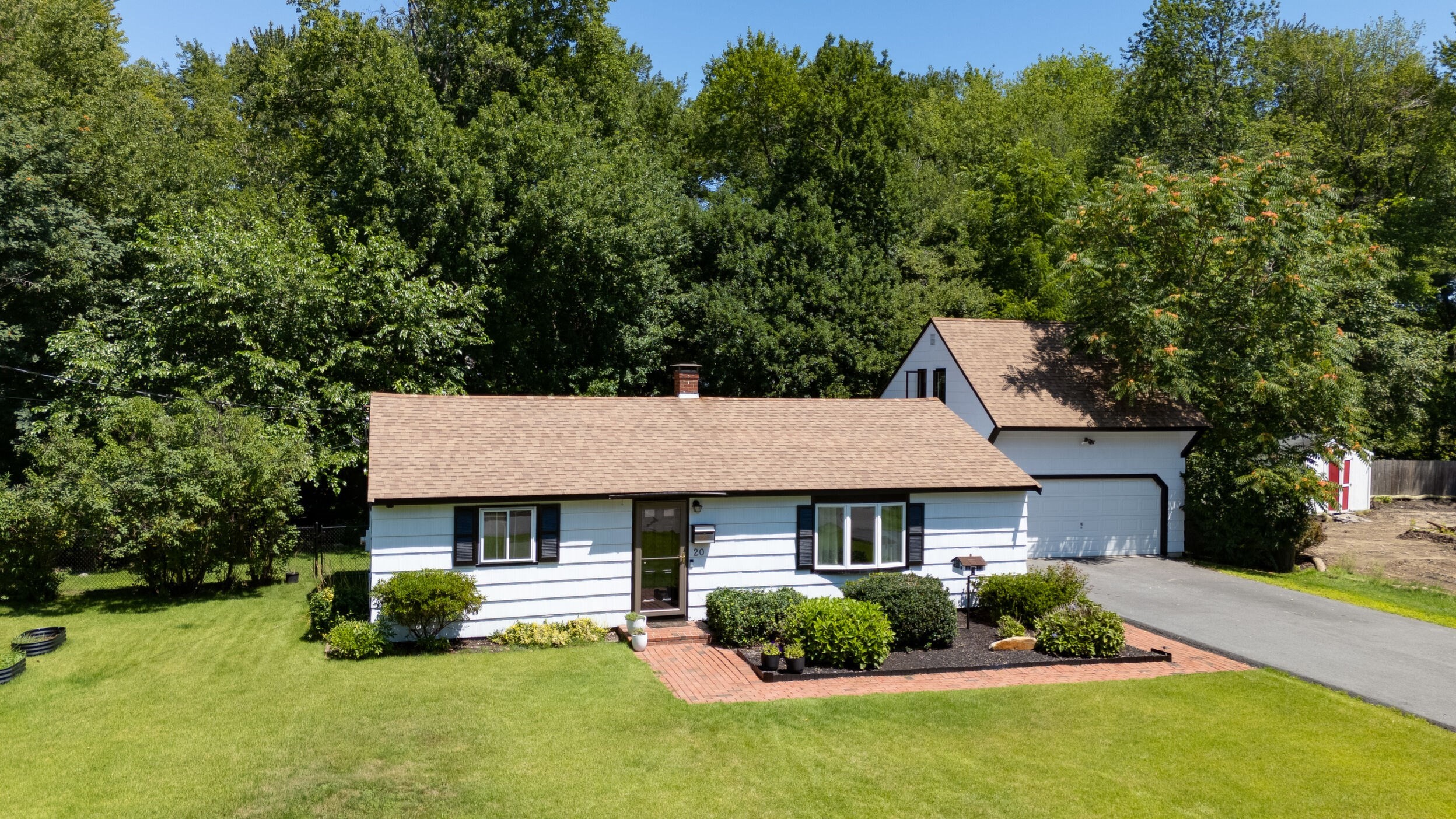 20 Ledgewood Dr Property Photo 2