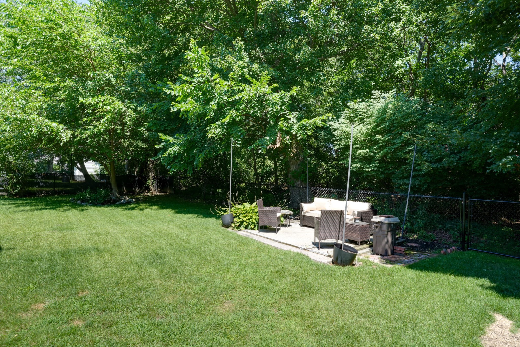 20 Ledgewood Dr Property Photo 3