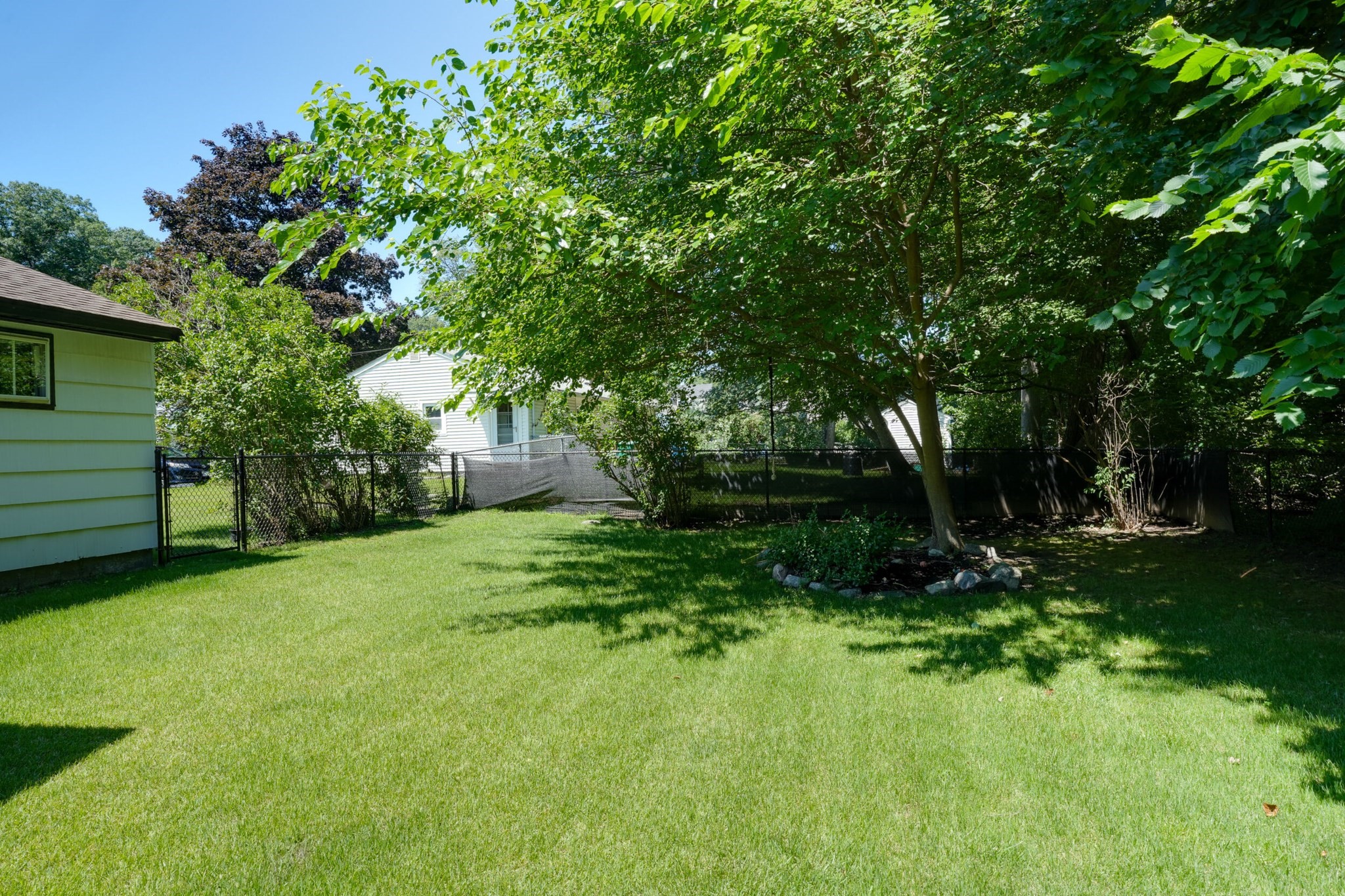 20 Ledgewood Dr Property Photo 18