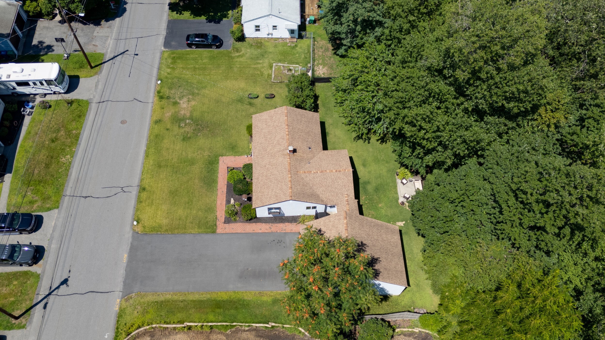 20 Ledgewood Dr Property Photo 19