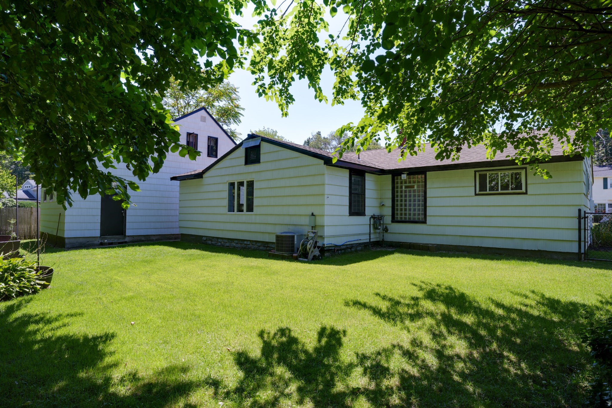 20 Ledgewood Dr Property Photo 22