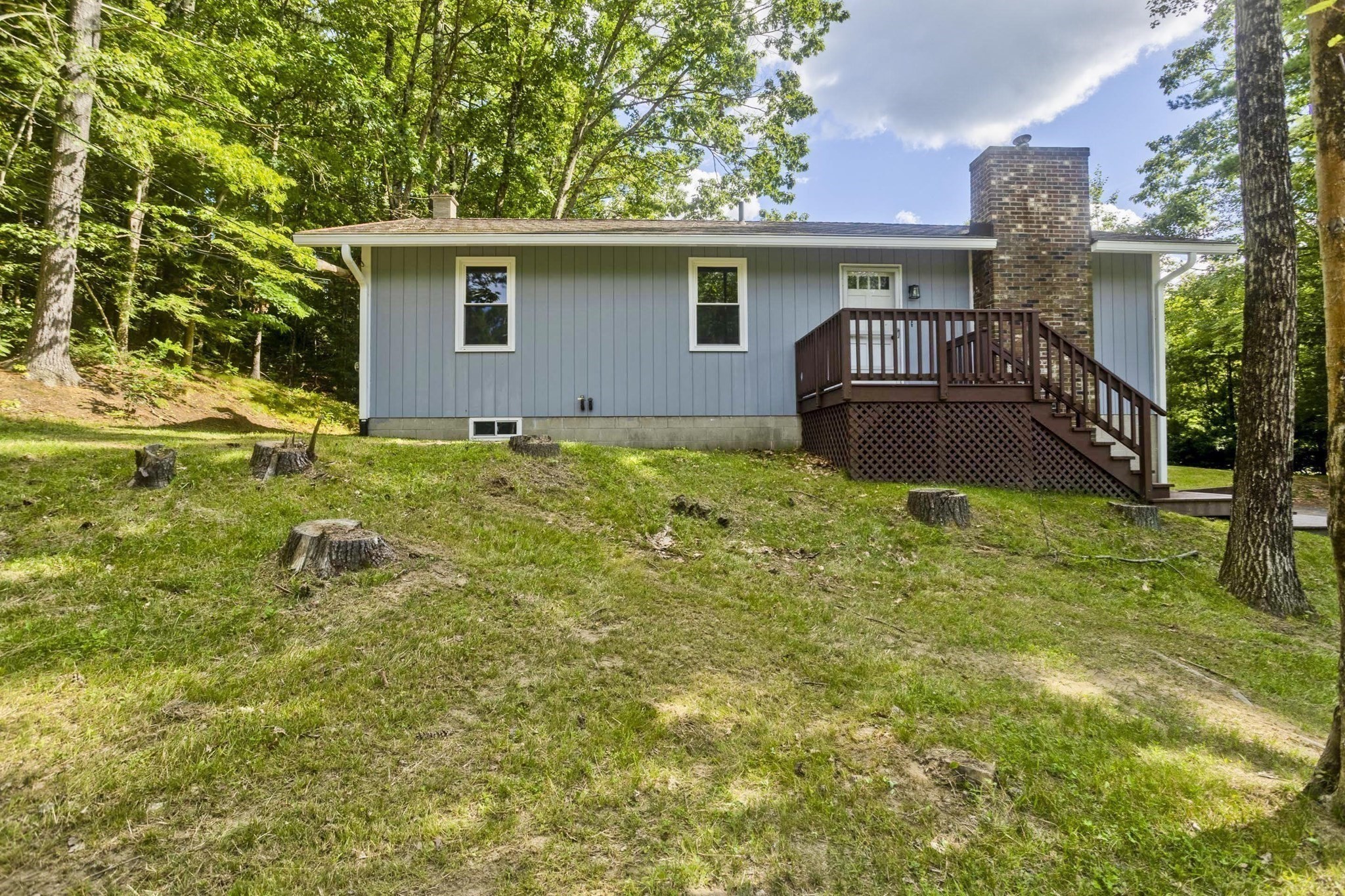 288 Leverett Rd Property Photo 3