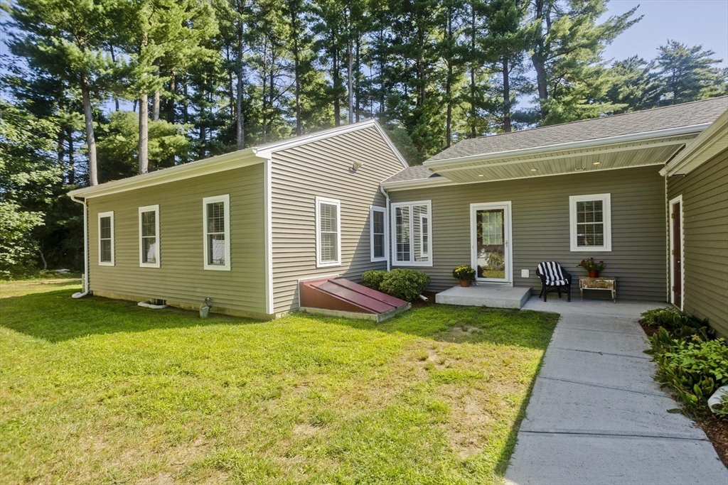 6 Joan St Property Photo 5
