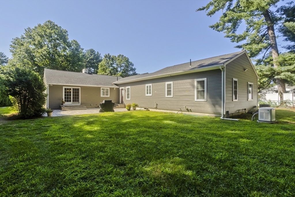 6 Joan St Property Photo 6
