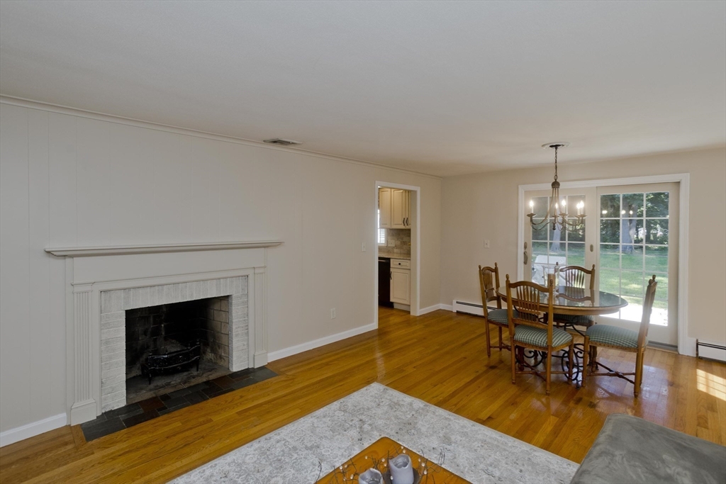 6 Joan St Property Photo 14